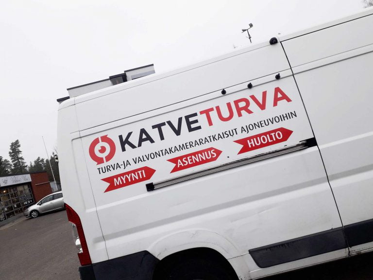 Suomalaiset, autot ja liikenne