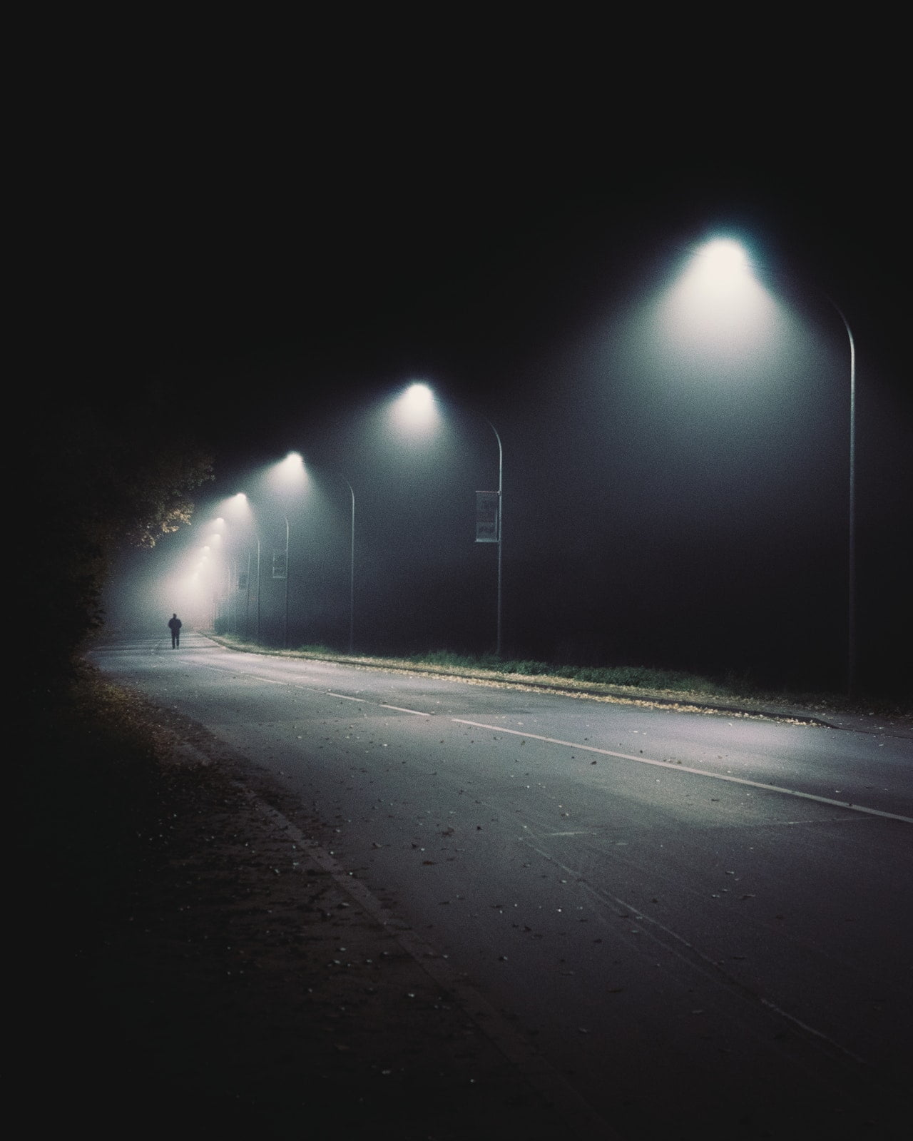 man-walking-on-the-empty-street-3289156
